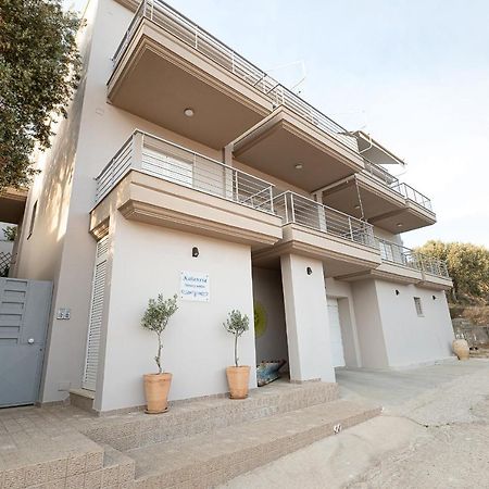 Kalavria Luxury Suites - Magnificent Sea View Of Poros Poros Town エクステリア 写真