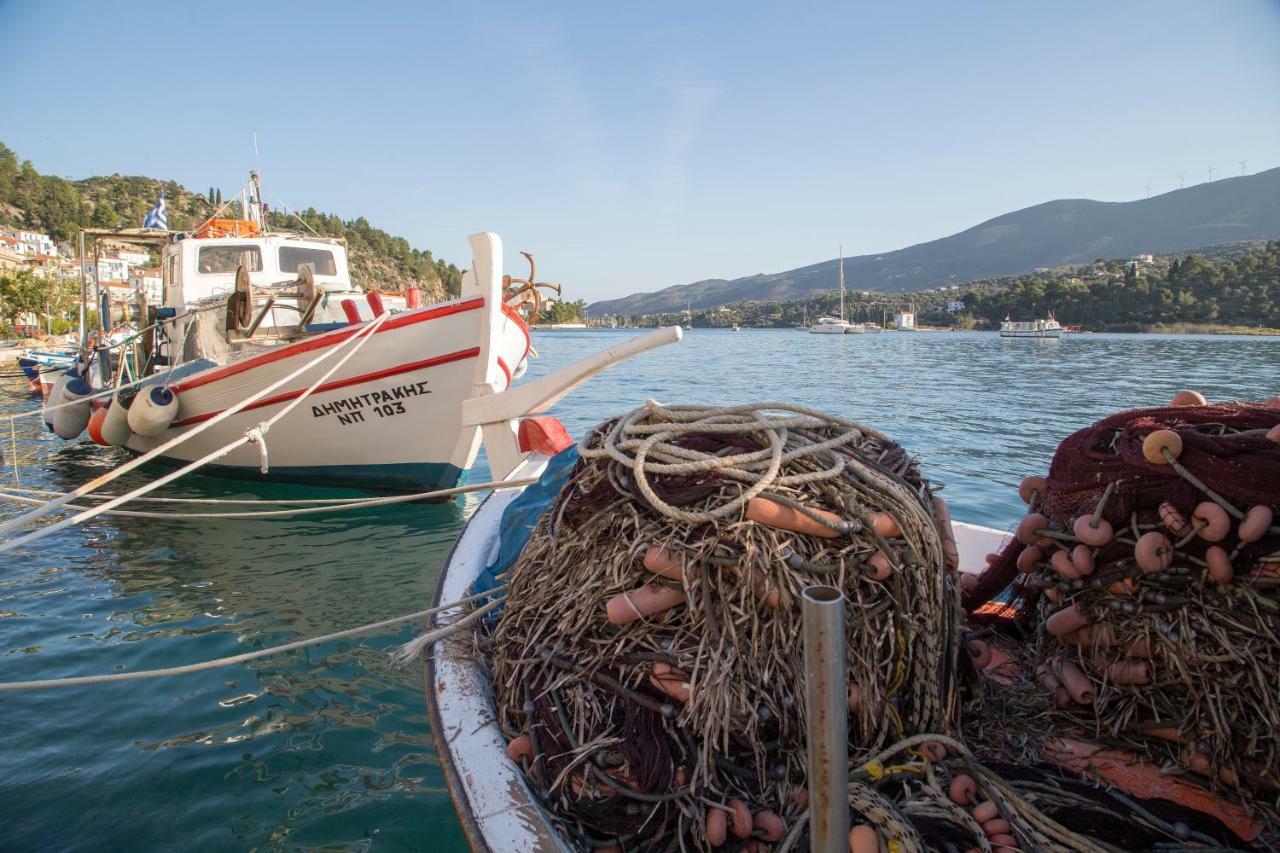 Kalavria Luxury Suites - Magnificent Sea View Of Poros Poros Town エクステリア 写真
