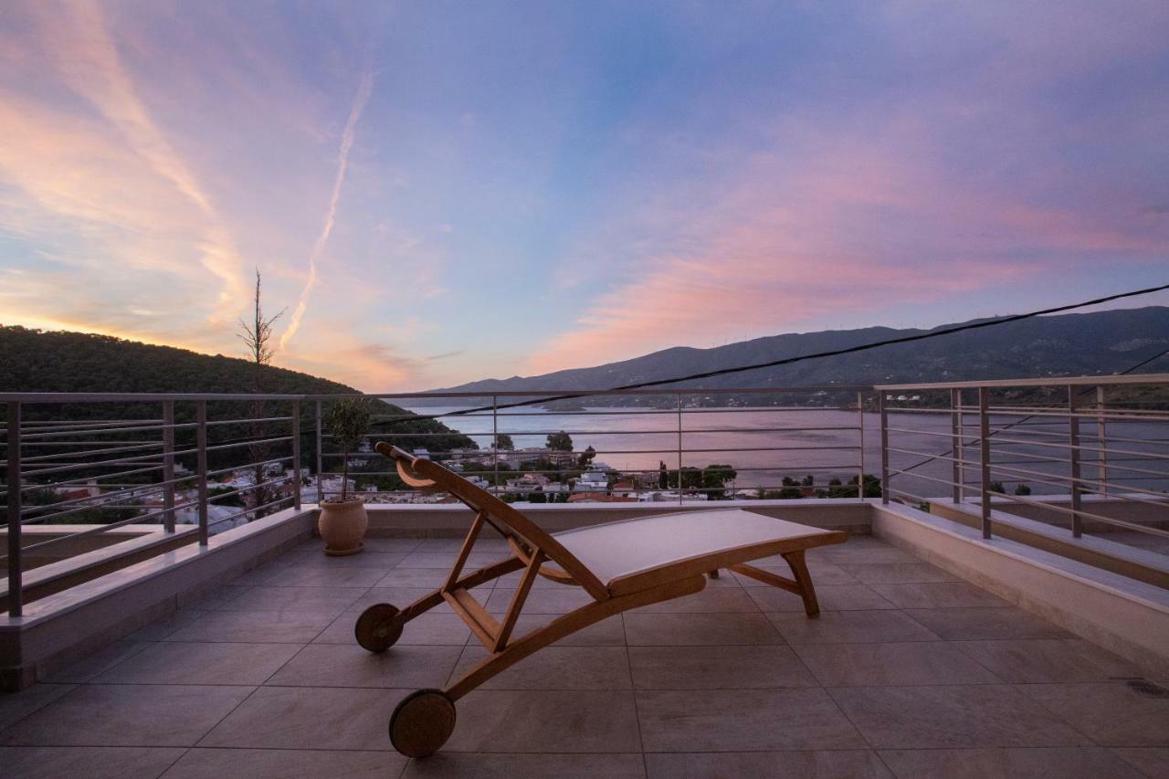 Kalavria Luxury Suites - Magnificent Sea View Of Poros Poros Town エクステリア 写真