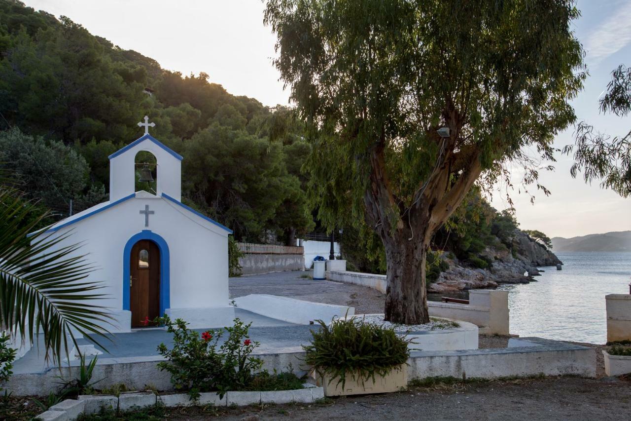 Kalavria Luxury Suites - Magnificent Sea View Of Poros Poros Town エクステリア 写真