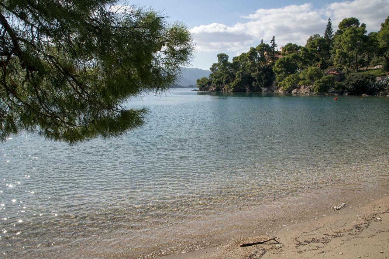 Kalavria Luxury Suites - Magnificent Sea View Of Poros Poros Town エクステリア 写真