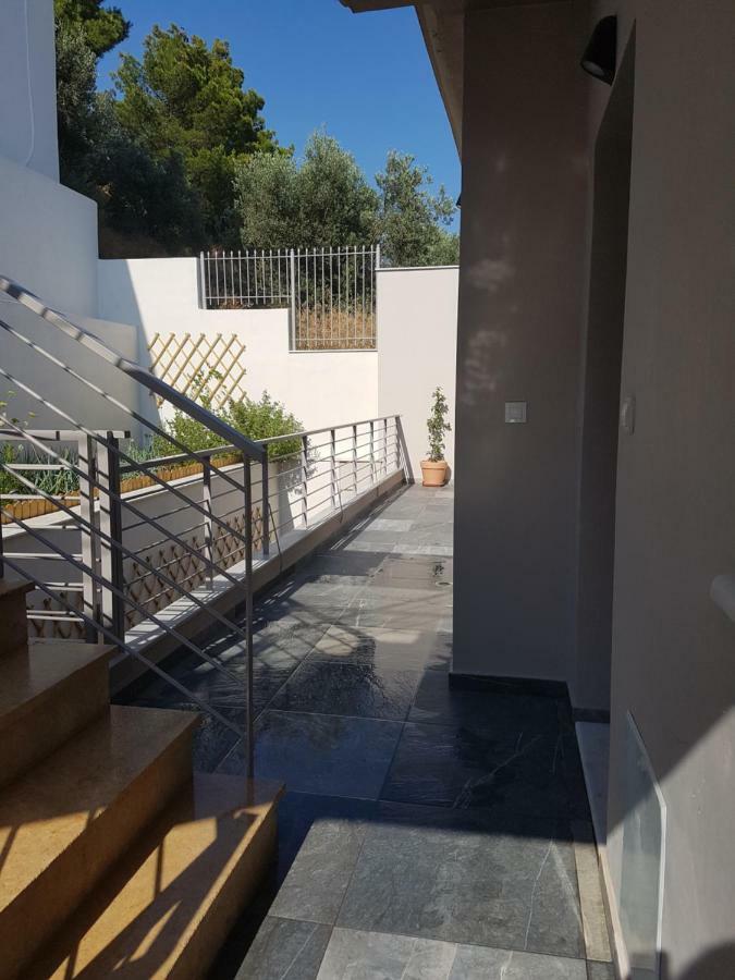 Kalavria Luxury Suites - Magnificent Sea View Of Poros Poros Town エクステリア 写真