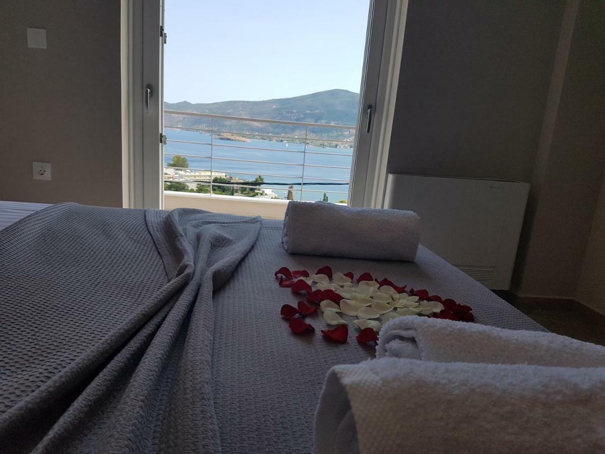 Kalavria Luxury Suites - Magnificent Sea View Of Poros Poros Town エクステリア 写真