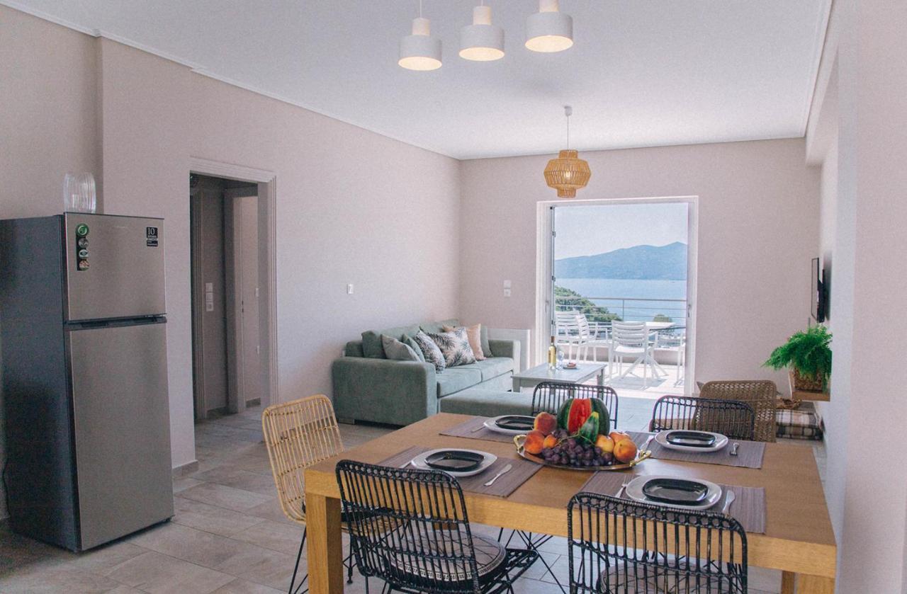 Kalavria Luxury Suites - Magnificent Sea View Of Poros Poros Town エクステリア 写真